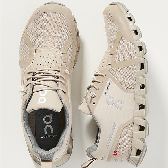 on cloud waterproof desert lunar